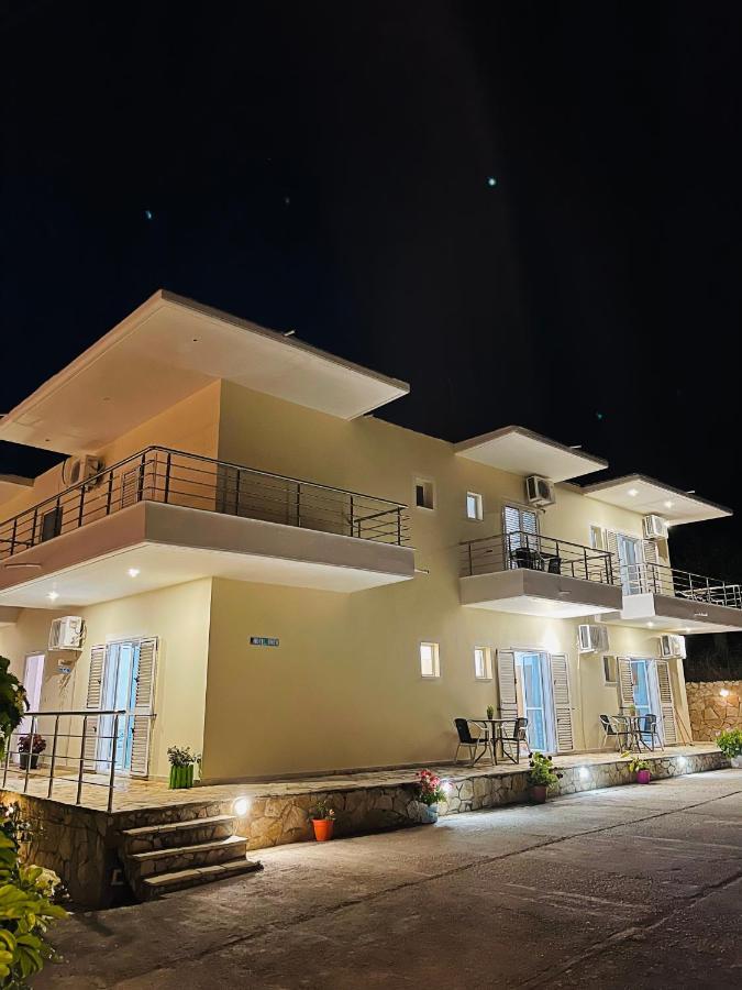 Orea Hotel Himare Exterior photo