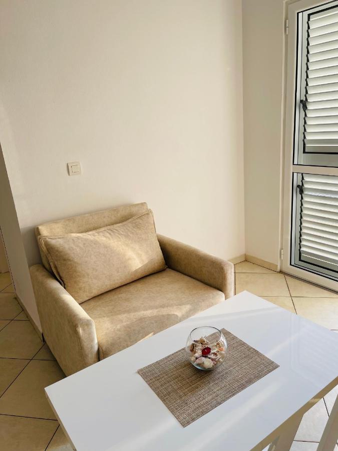 Orea Hotel Himare Exterior photo