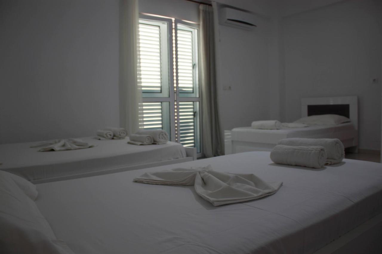Orea Hotel Himare Exterior photo